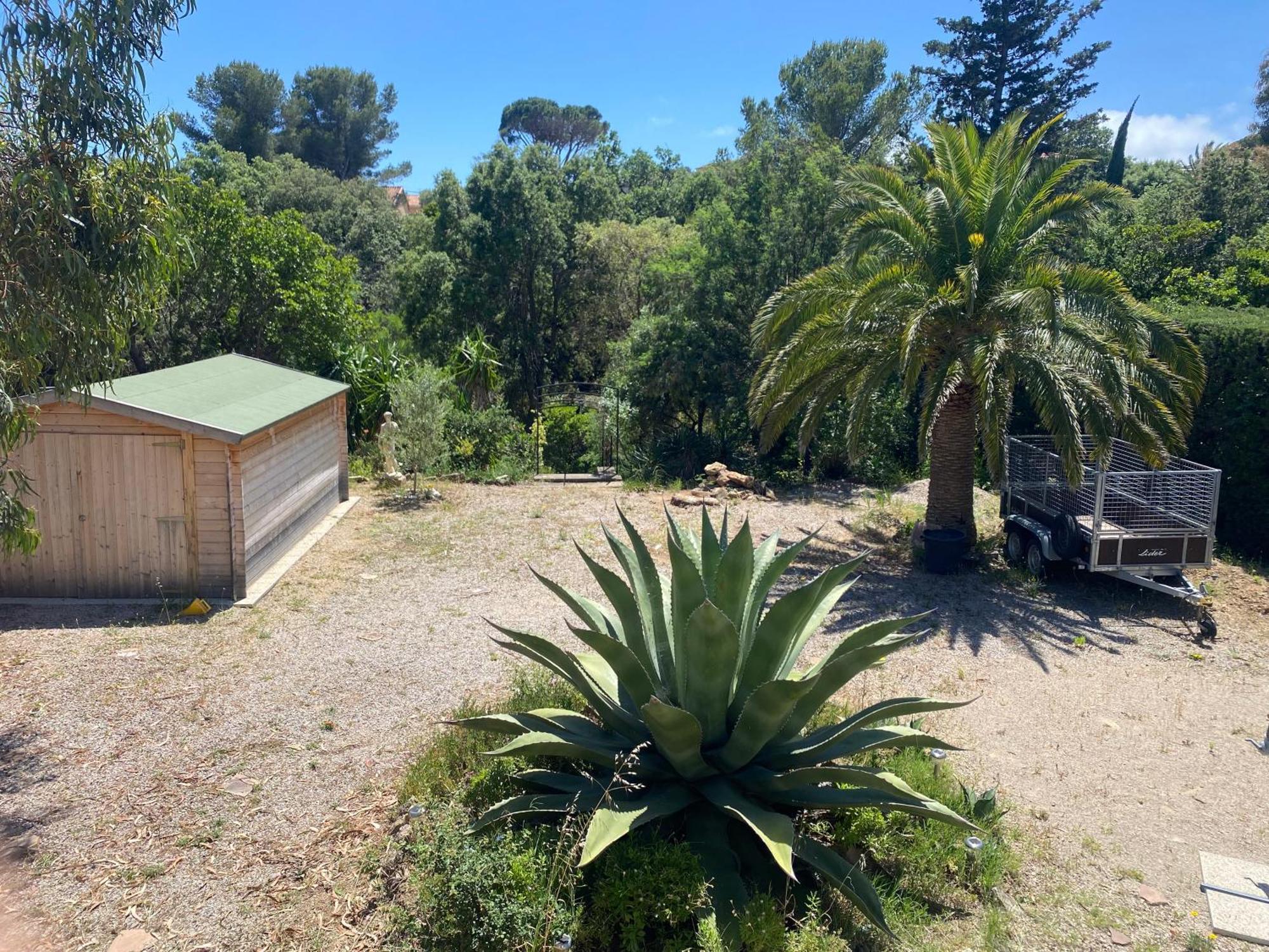 Chez Madou, T1 En Bas De Villa Et Rez De Jardin A 900M De La Mer Et Des Commerces Fréjus Exterior photo